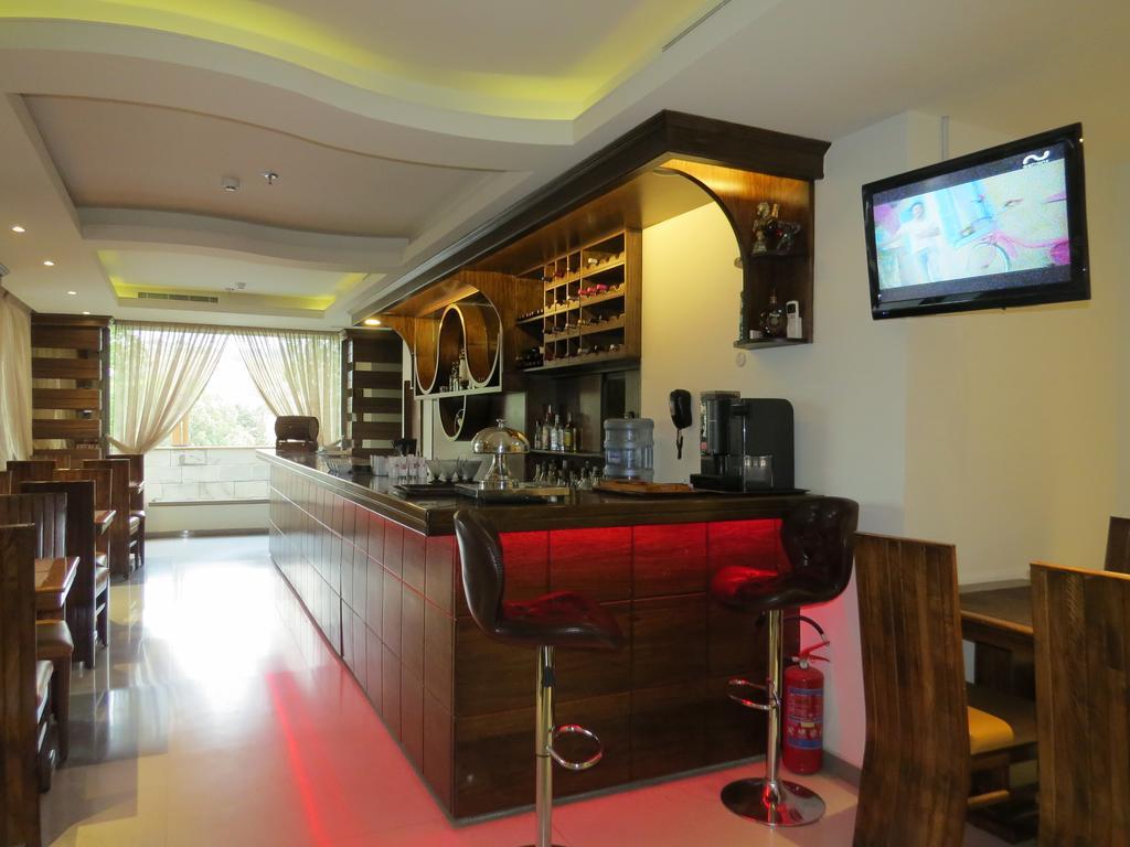 Hotel Le Noble Zouk El Kharab Esterno foto