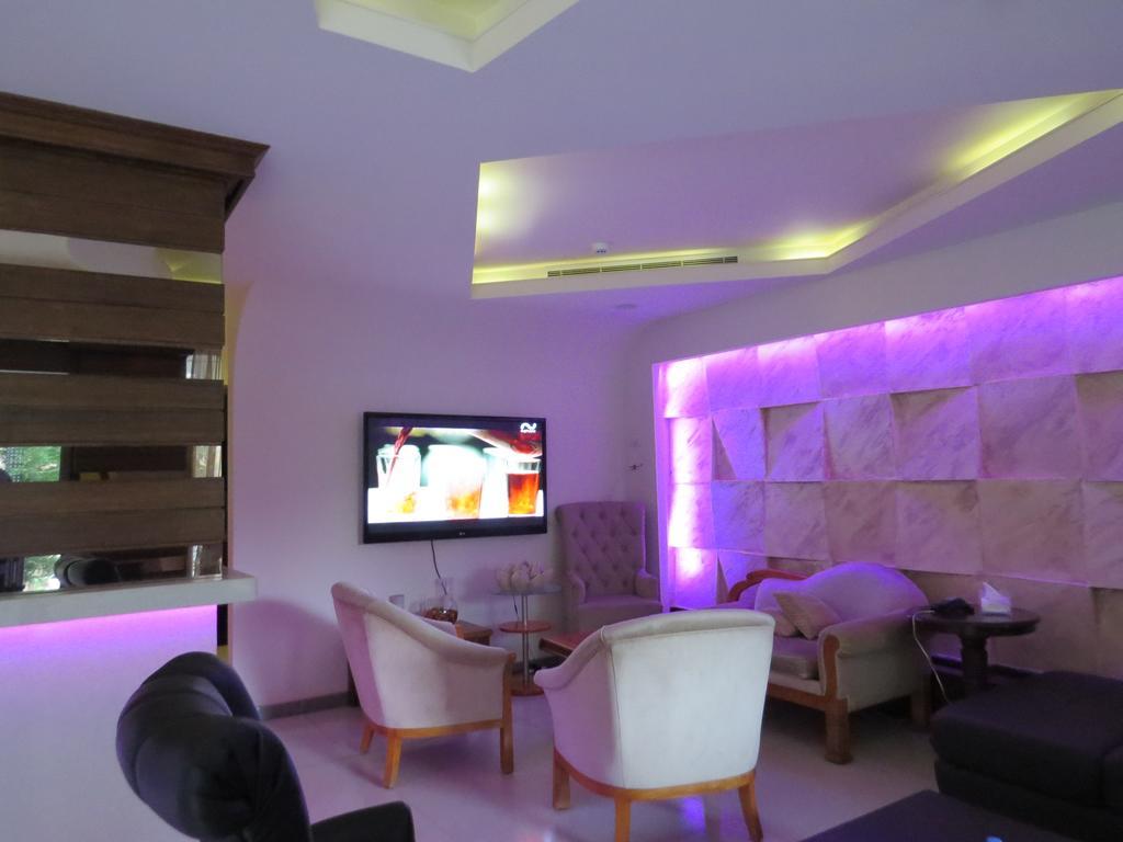 Hotel Le Noble Zouk El Kharab Esterno foto