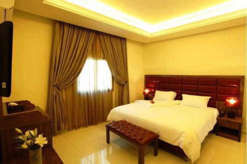 Hotel Le Noble Zouk El Kharab Esterno foto